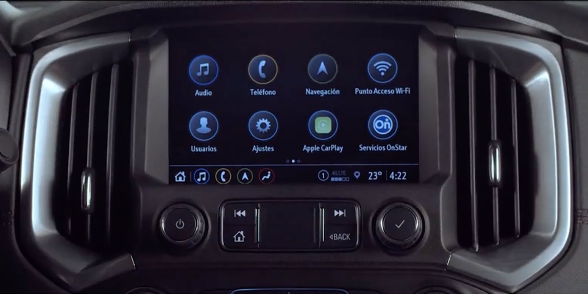 Pantalla de conectividad y tecnología en Chevrolet Colorado