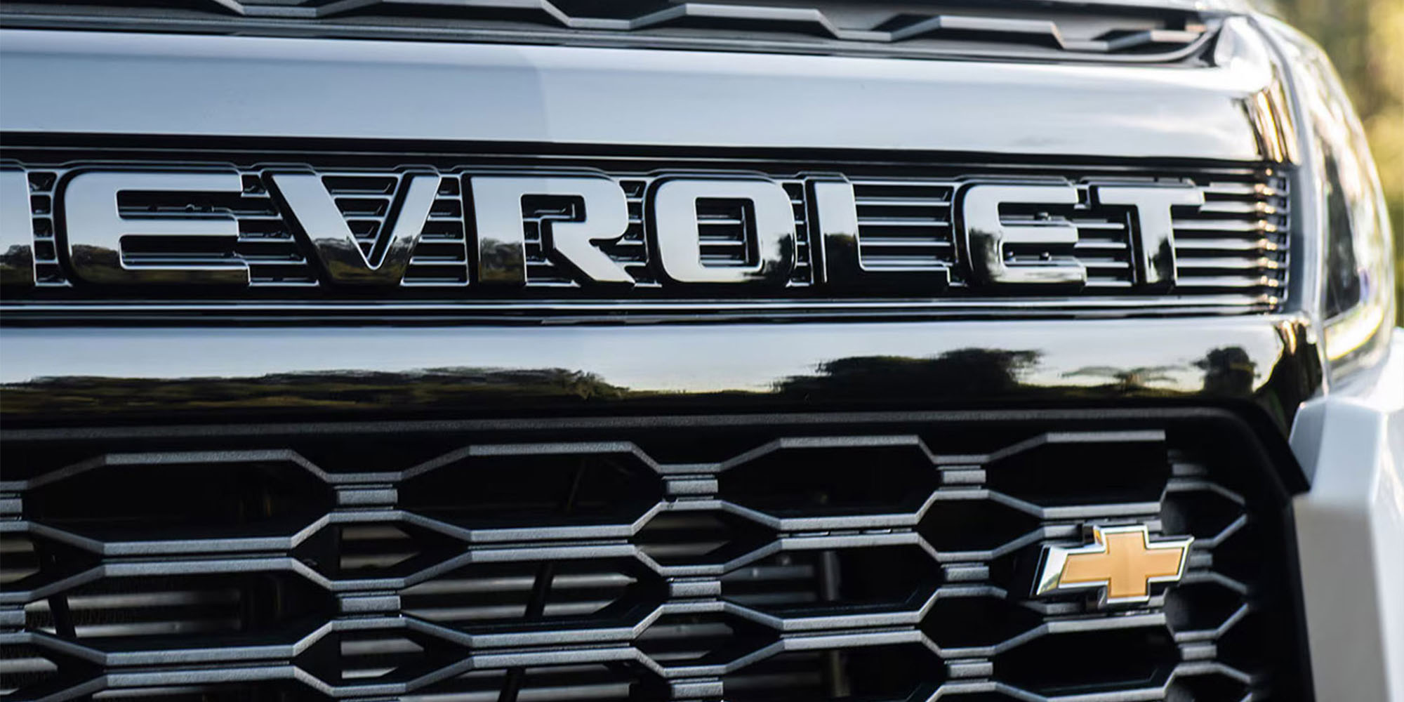Parrilla frontal de la Chevrolet Colorado con logo Chevrolet