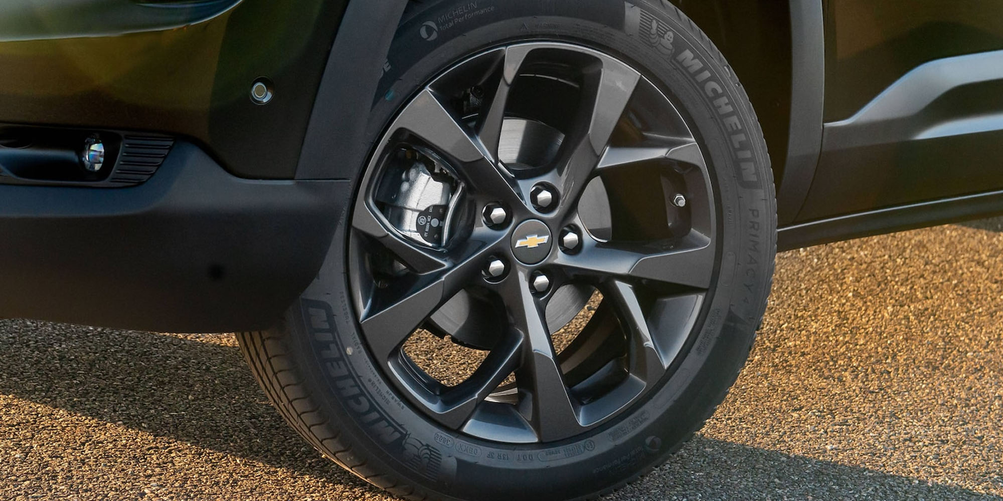 Aros oscuros de la Camioneta Chevrolet Montana Premier