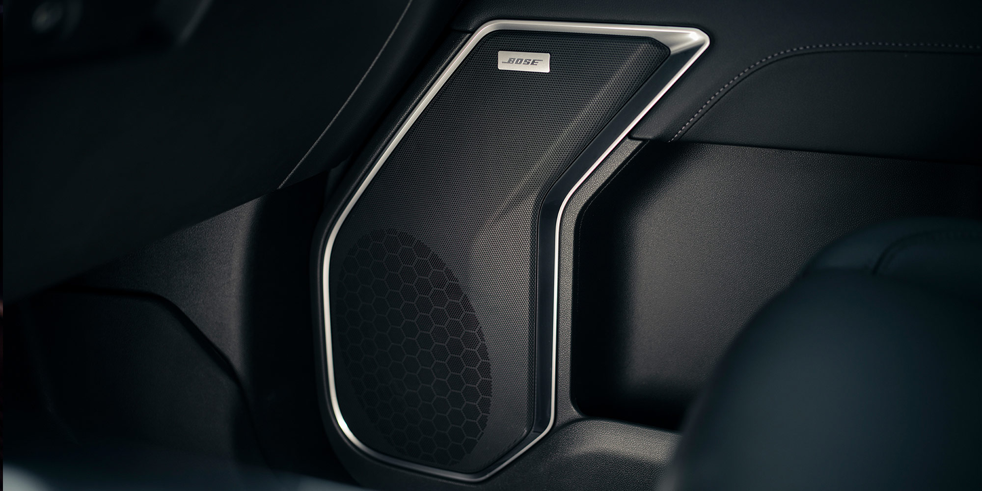 Altavoz Bose en interior de la Chevrolet Silverado 2026