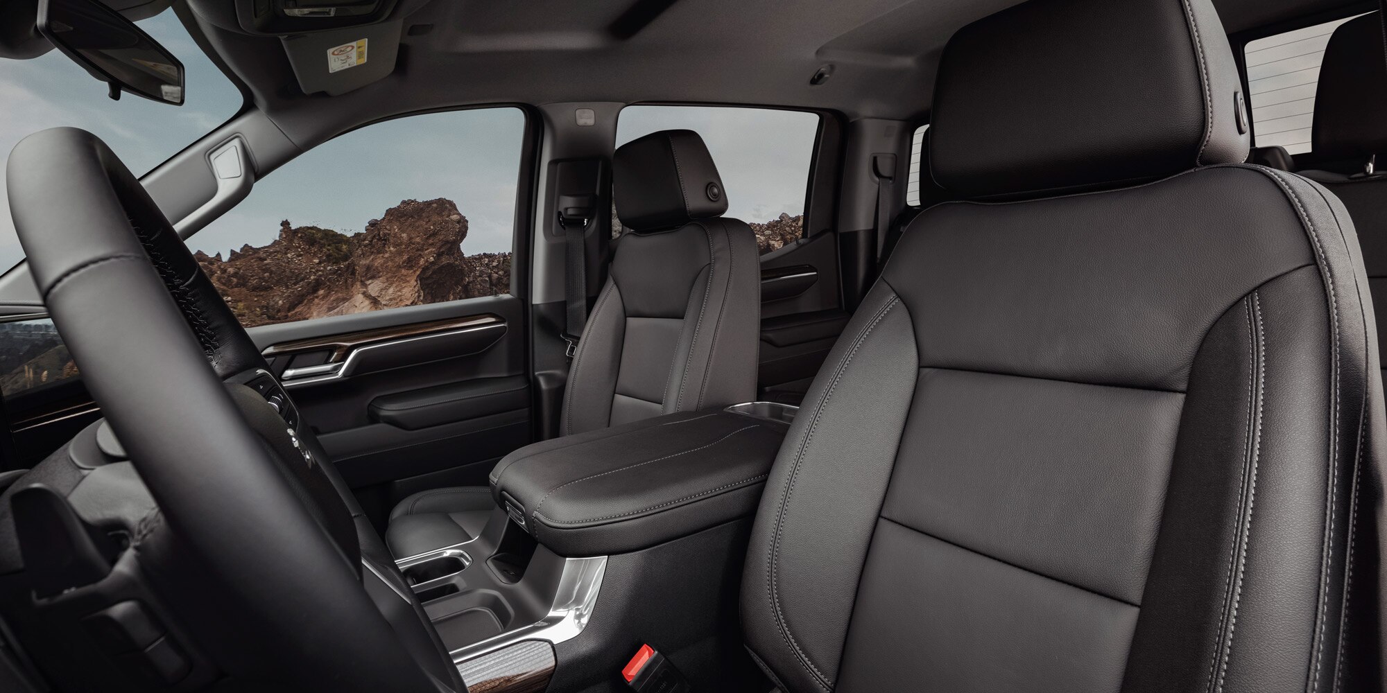 Interior con volante y asientos delanteros, Silverado 2026